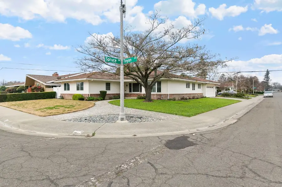 215 Toyon Drive, Woodland, CA 95695 - Image #3