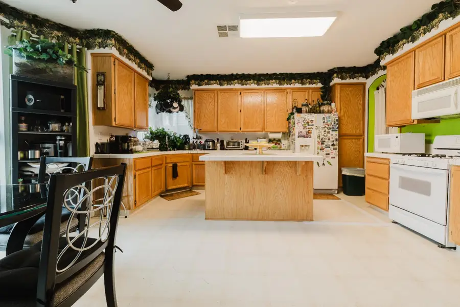 8825 Sheldon Creek Drive, Elk Grove, CA 95624 - Image #3