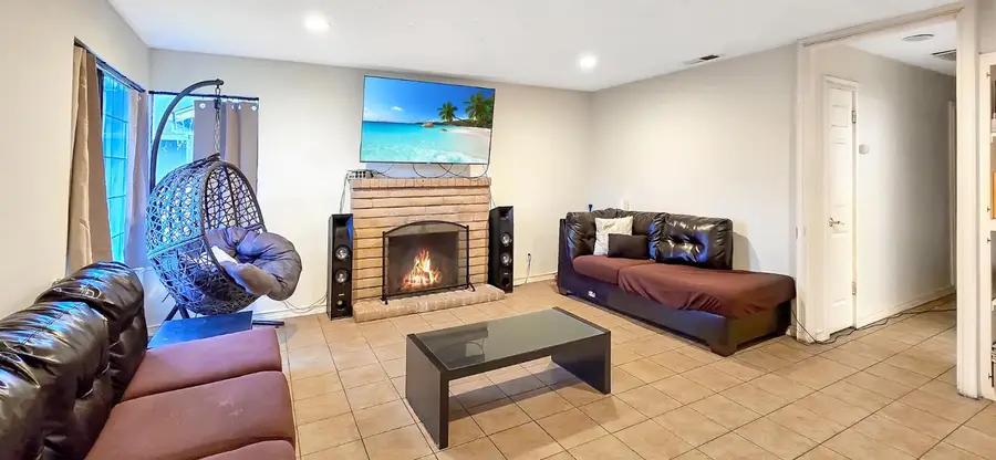 1904 Tours Drive, Stockton, CA 95210 - Image #3