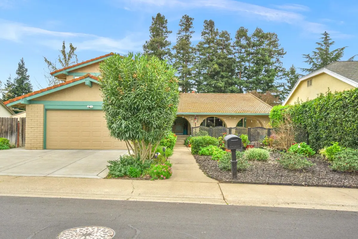 8548 Iris Crest Way, Elk Grove, CA 95624 - #1