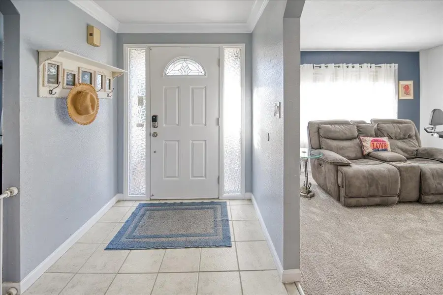 5908 Hickorywood Way, Citrus Heights, CA 95621 - #3