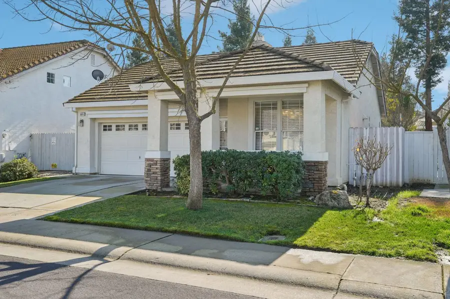 3818 Renwick Avenue, Elk Grove, CA 95758 - #2