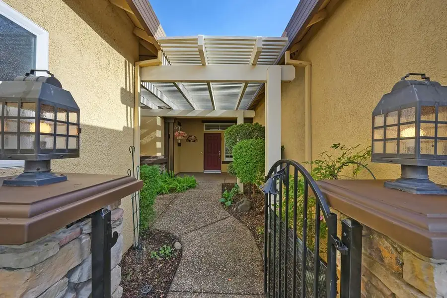 6014 Timberlodge Lane, Roseville, CA 95747 - Image #3