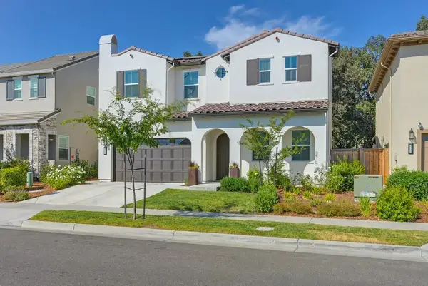 2327 5th Avenue, Sacramento, CA 95818