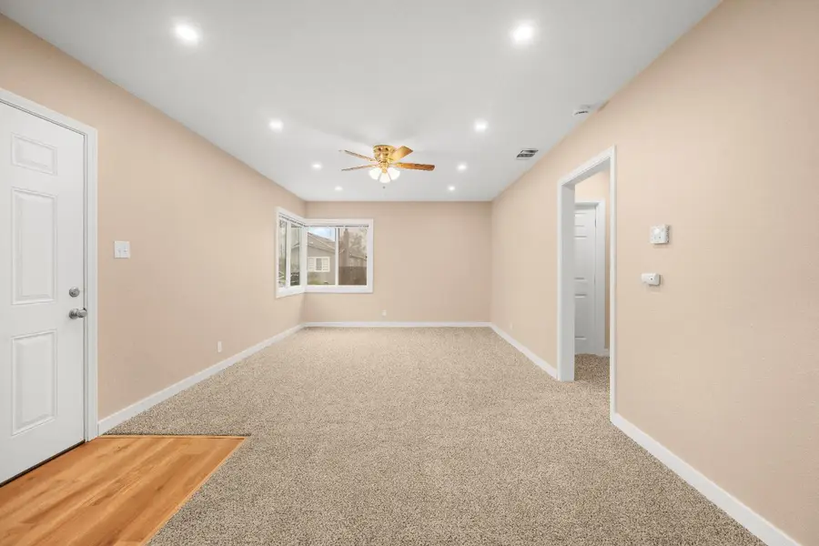 4617 13th Avenue, Sacramento, CA 95820 - #3