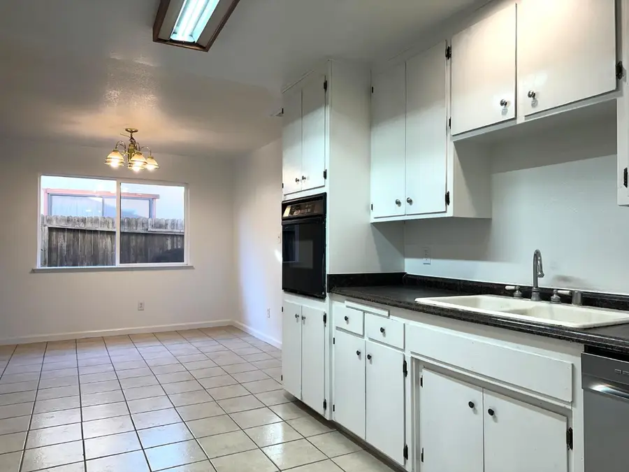 5815 Oakwood Drive, Marysville, CA 95901 - #2