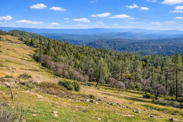 24571 Defender Grade, Pioneer, CA 95666