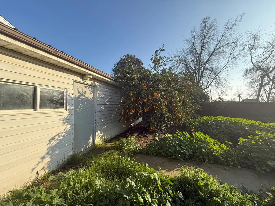 16641 Colony Street, Dos Palos, CA 93620 - #2