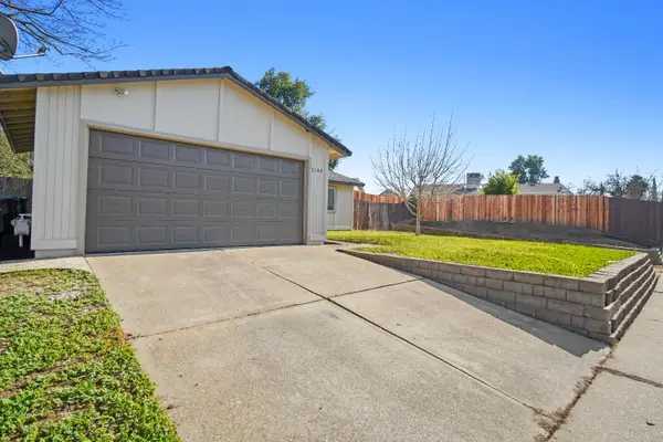 7104 Reyn Oaks Way, Sacramento, CA 95842