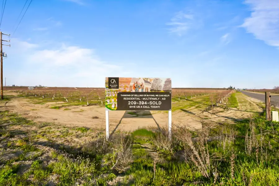 14926 Peach Avenue, Livingston, CA 95334 - #3