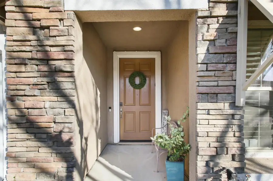 1047 Elsworth Way, Folsom, CA 95630 - #2