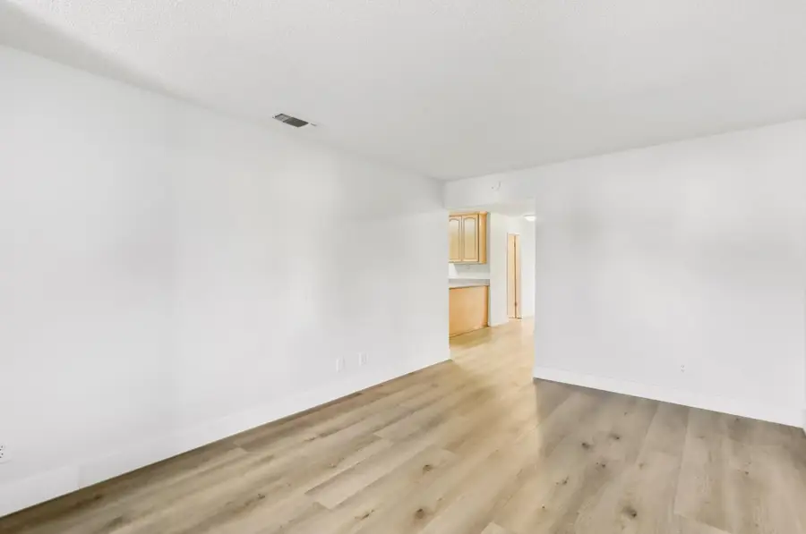 6690 Hometown Way, Sacramento, CA 95828 - Image #3