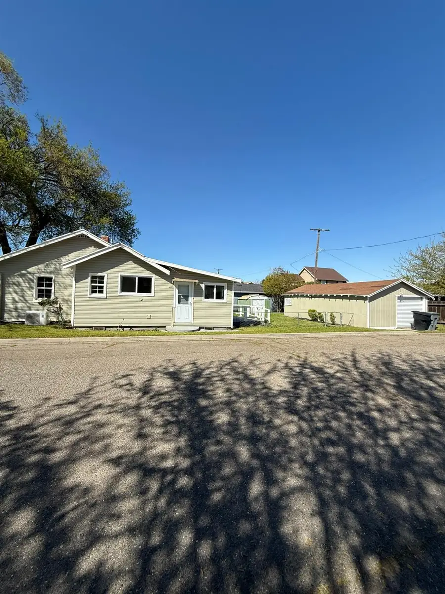155 N Bryan Avenue, Oakdale, CA 95361 - #2