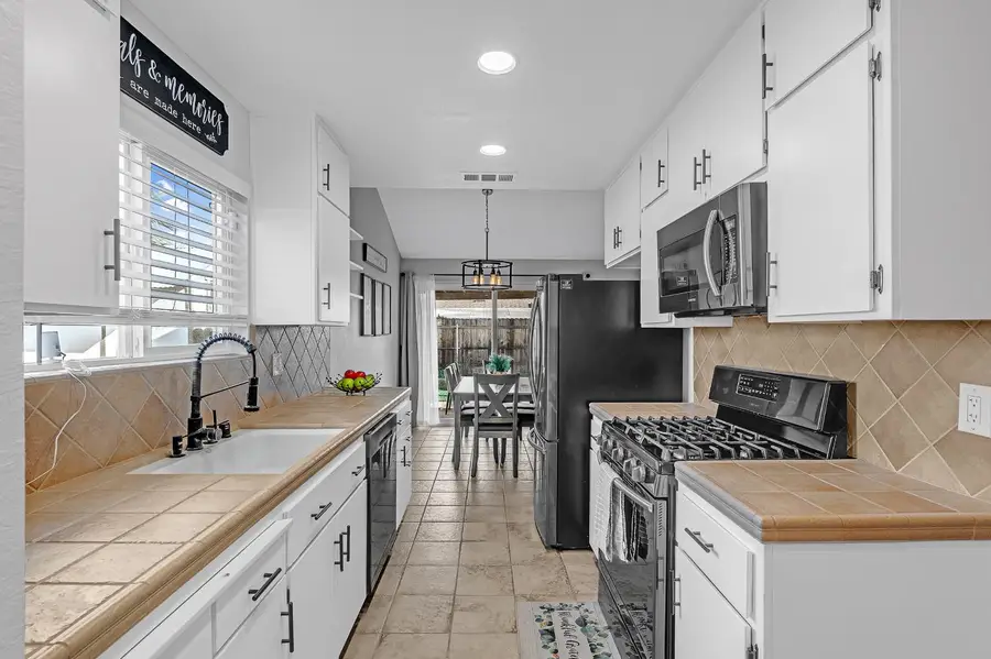 6221 Jack London Circle, Sacramento, CA 95842 - #2