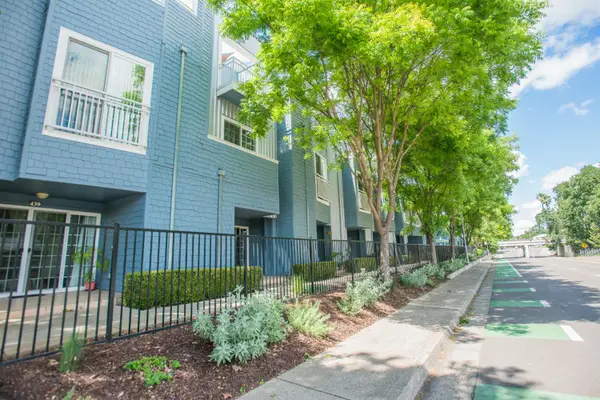 427 Harriet Lane, West Sacramento, CA 95605