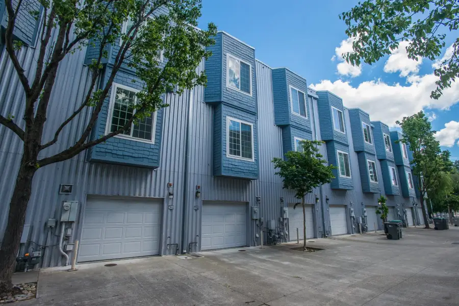 427 Harriet Lane, West Sacramento, CA 95605 - #3