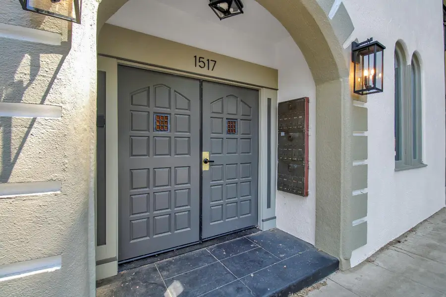 1517 17th Street, Sacramento, CA 95811 - #2