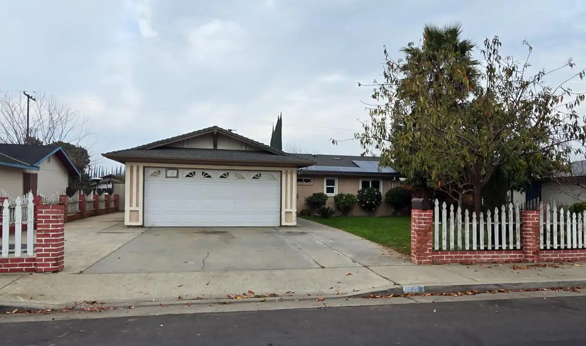 807 Olds Avenue, Livingston, CA 95334 - #1
