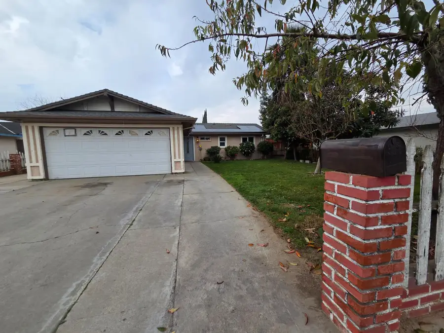 807 Olds Avenue, Livingston, CA 95334 - #2