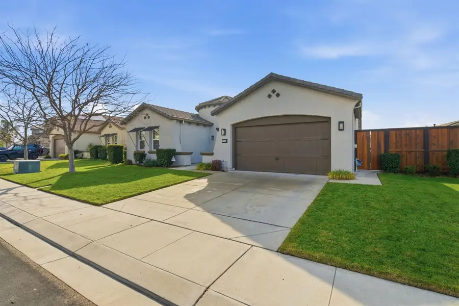 976 Glen Abbey Drive, Manteca, CA 95336 - #2
