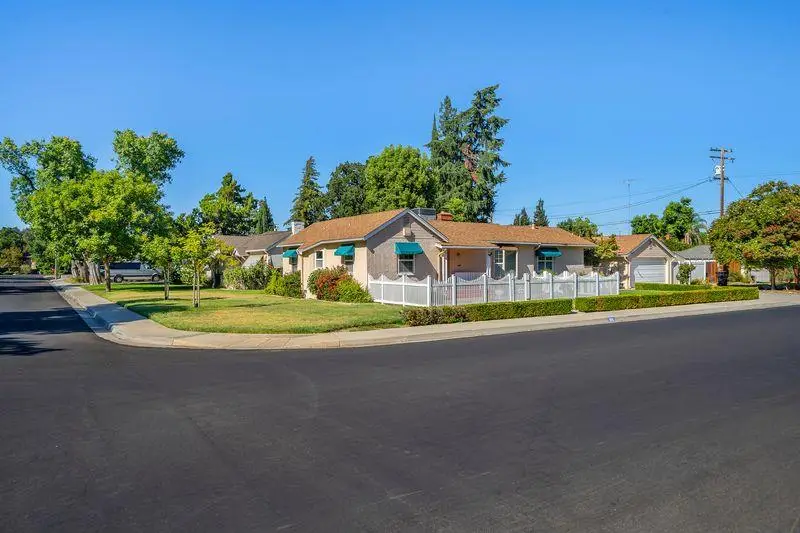 905 Roble Avenue, Modesto, CA 95354 - #2
