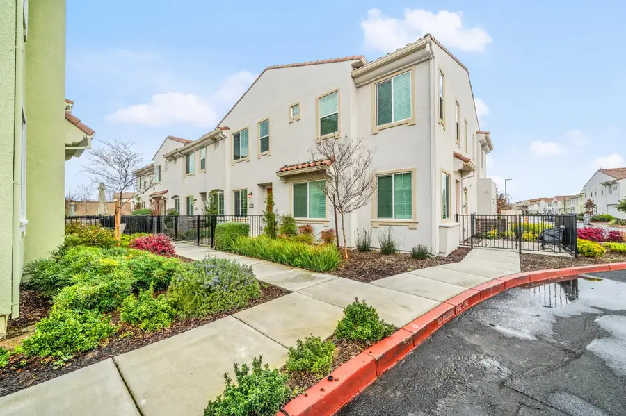 5301 E Commerce Way #58104, Sacramento, CA 95835 - #2