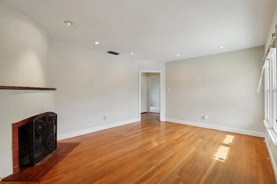 5535 8th Avenue, Sacramento, CA 95820 - #3