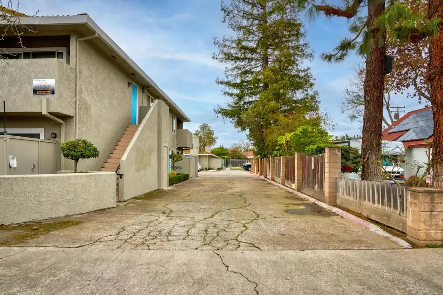 3025 Tully Road, Modesto, CA 95350 - #2