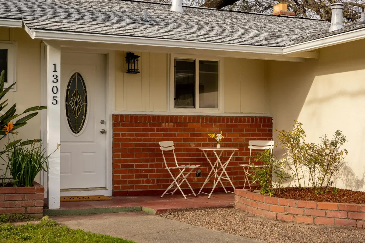 1305 Gerry Way, Roseville, CA 95661 - #1