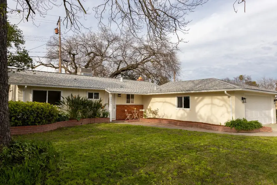 1305 Gerry Way, Roseville, CA 95661 - #3