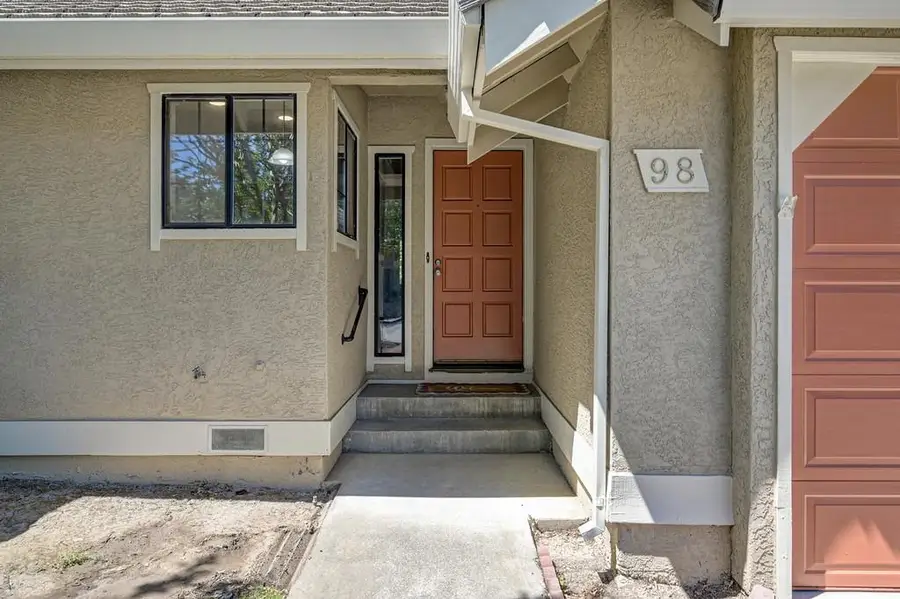 98 Las Positas Circle, Sacramento, CA 95831 - #2