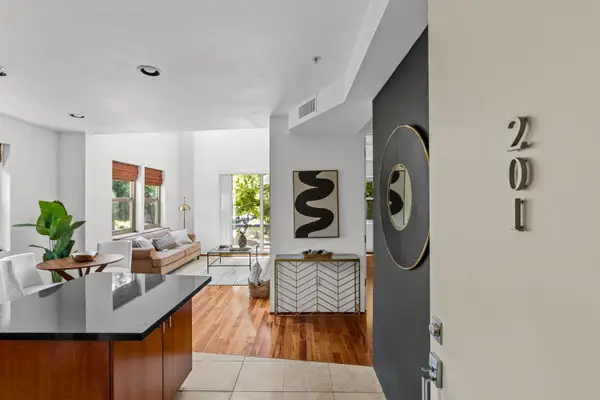 2025 S Street #201, Sacramento, CA 95811