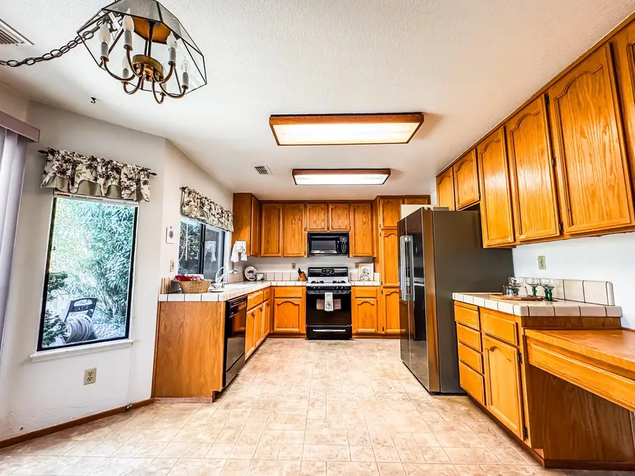 8469 Hollow Oaks Court, Sacramento, CA 95828 - #3