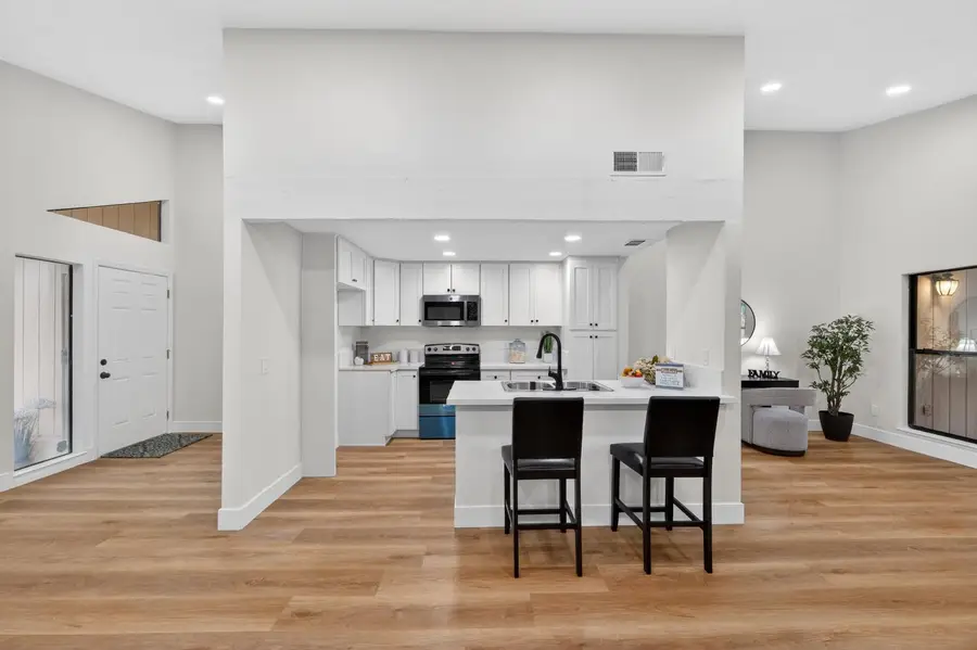 7717 Valley Wood Drive, Sacramento, CA 95828 - #3