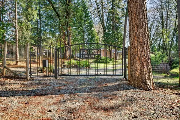 5897 Silverleaf Dr, Foresthill, CA 95631