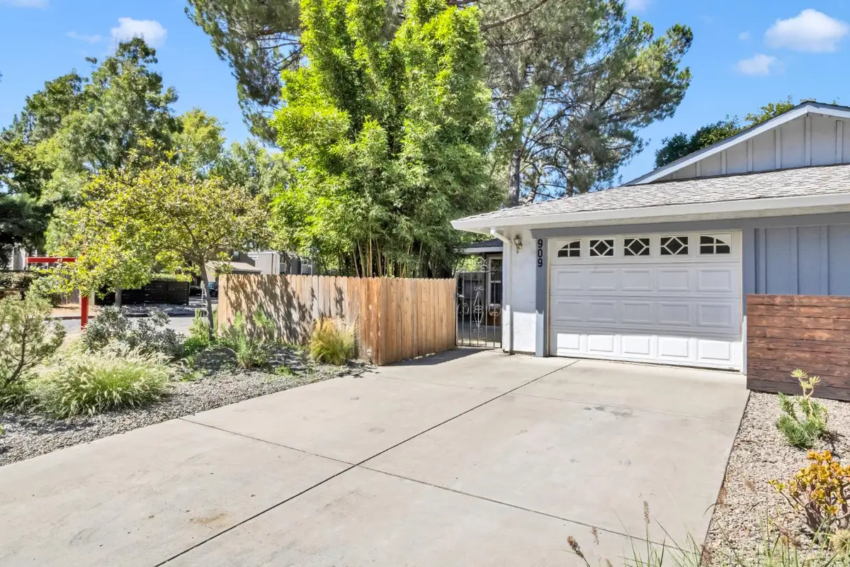 909 Bienville Street, Davis, CA 95616 - #1