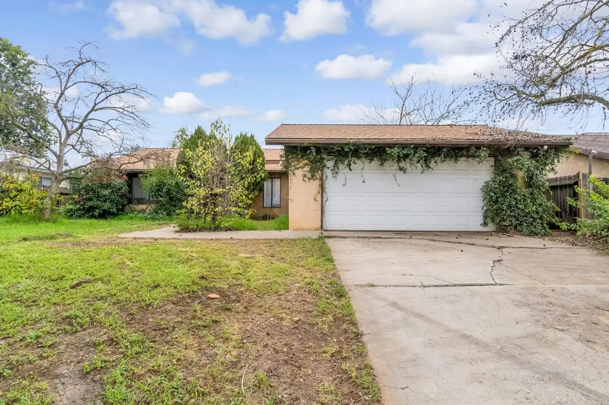 5408 N Salinas Avenue, Fresno, CA 93722 - #1