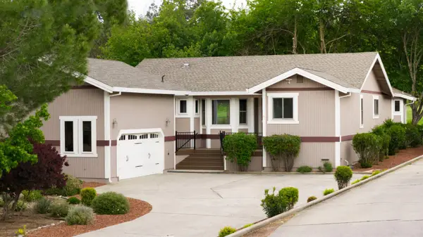 12061 Lake Wildwood Drive, Penn Valley, CA 95946