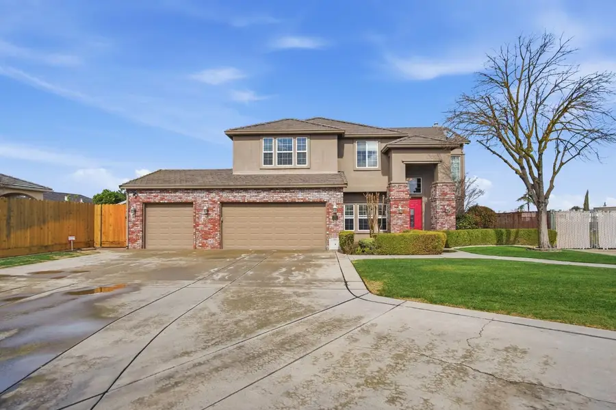 2117 Vincent Avenue, Hughson, CA 95326 - #2