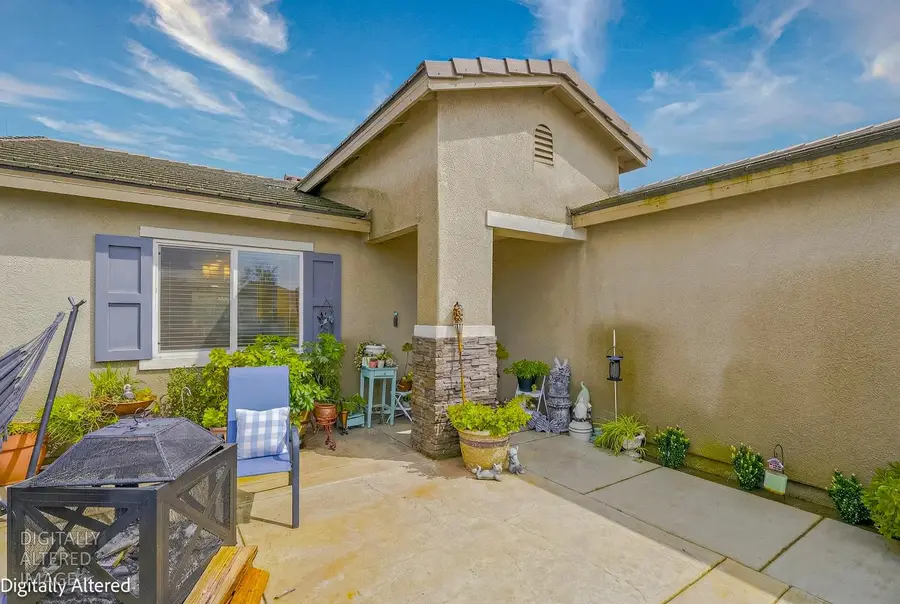 547 Blossom Dr., Chowchilla, CA 93610 - #3