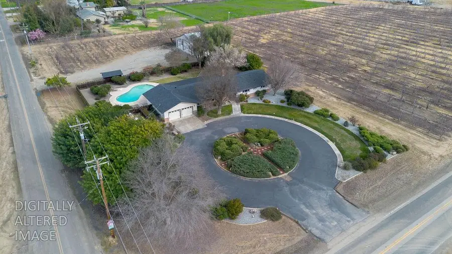 16012 Sycamore Avenue, Patterson, CA 95363 - #3