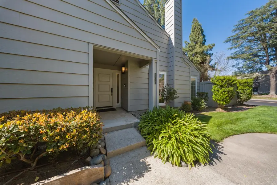 2860 Sherwood Avenue #B, Modesto, CA 95350 - #3