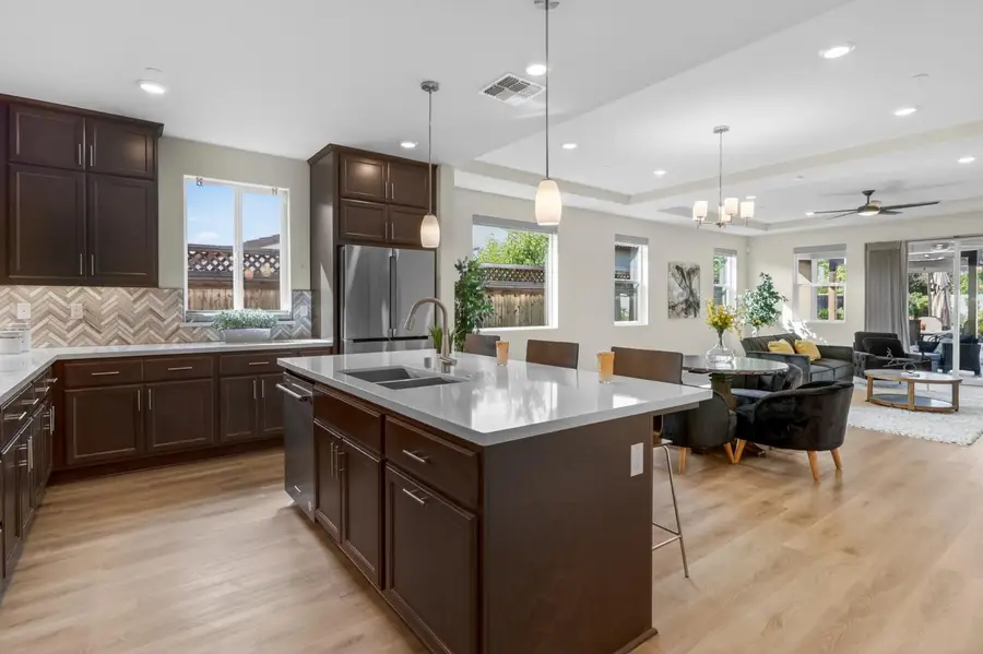 242 Mckays Point Pl, West Sacramento, CA 95605 - #3