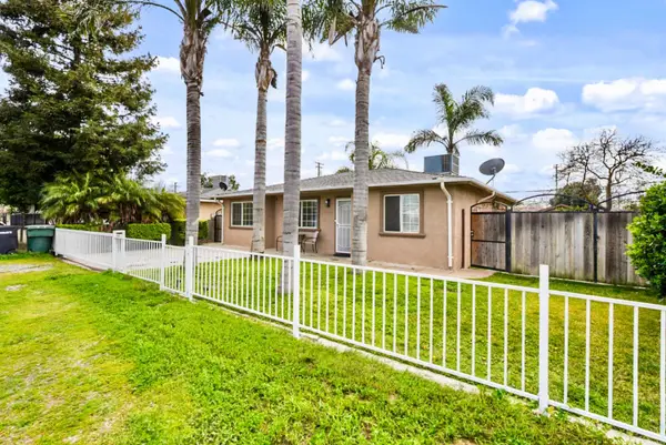 1518 Plumas Avenue, Modesto, CA 95358