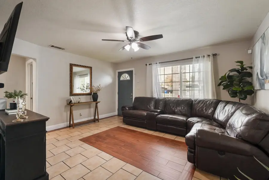 1518 Plumas Avenue, Modesto, CA 95358 - #3