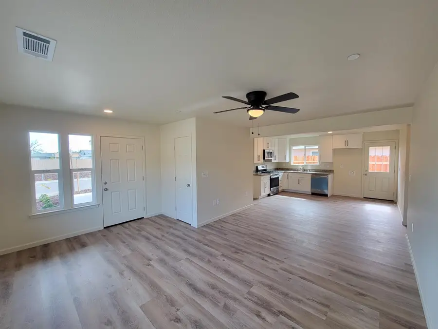 471 E Alameda Street, Manteca, CA 95336 - #3