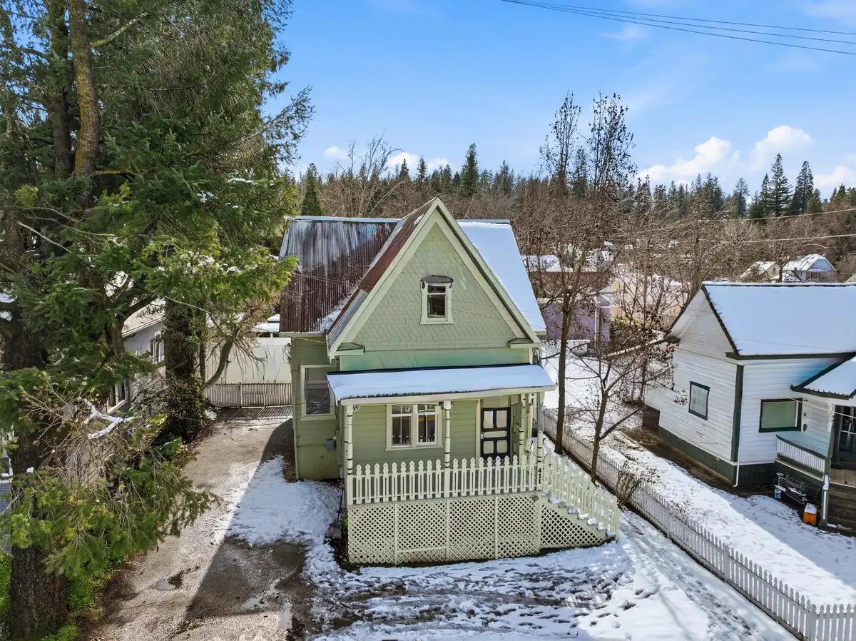 411 Colfax Avenue, Grass Valley, CA 95945 - #1