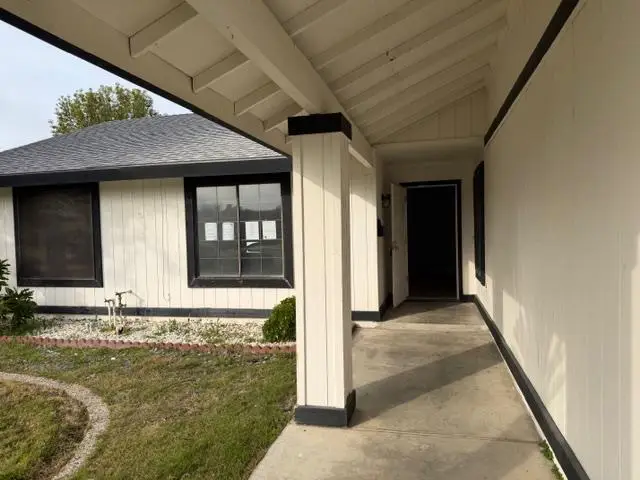 515 N Santa Monica Street, Los Banos, CA 93635 - #3