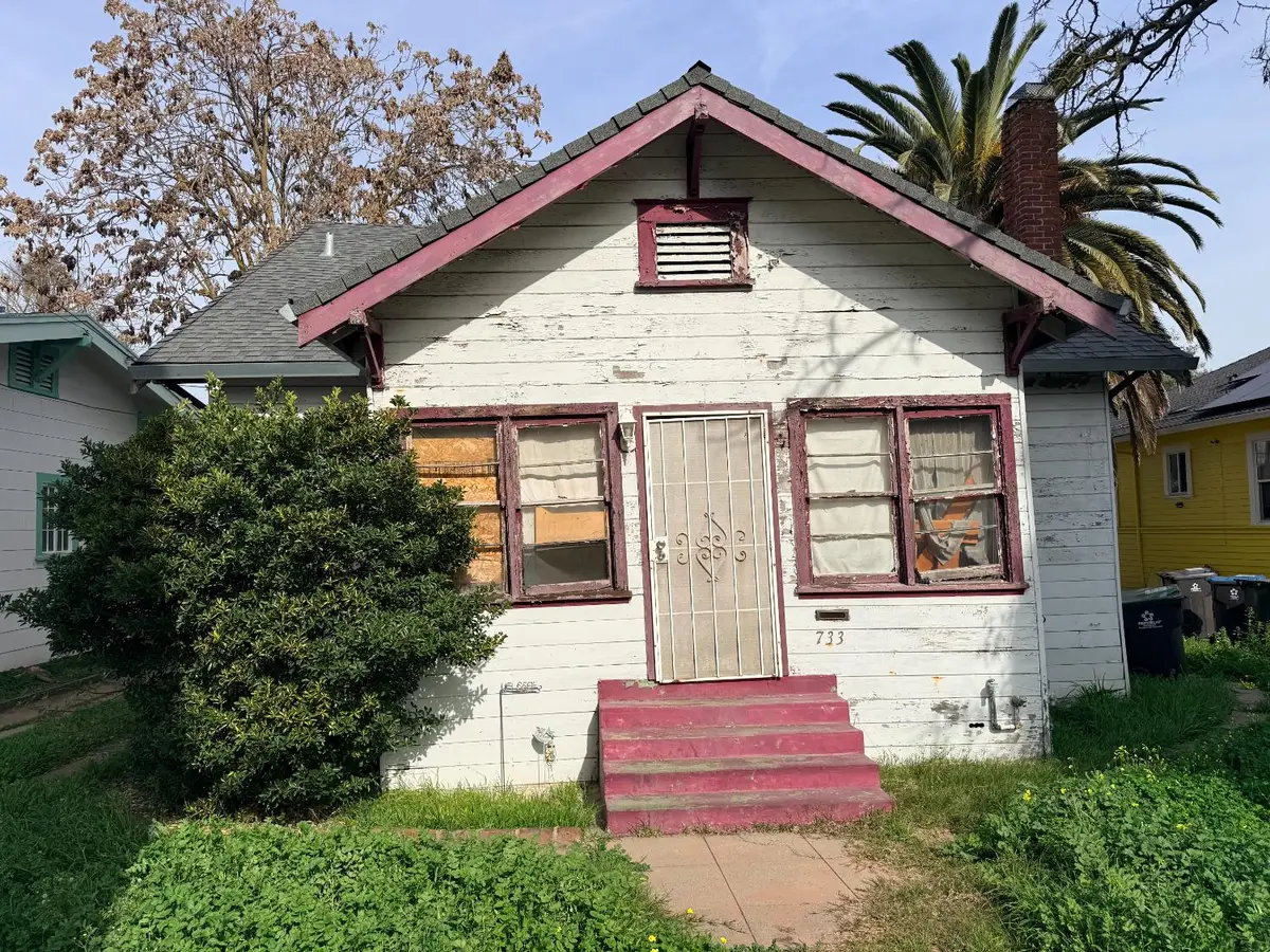 733 W Magnolia Street, Stockton, CA 95203 - #1