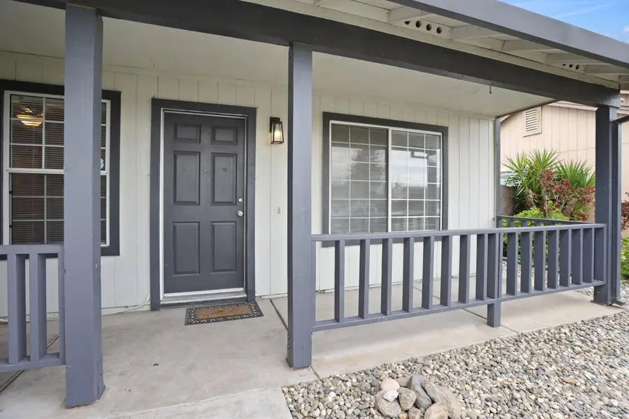 1049 Lake Park Avenue, Galt, CA 95632 - #3